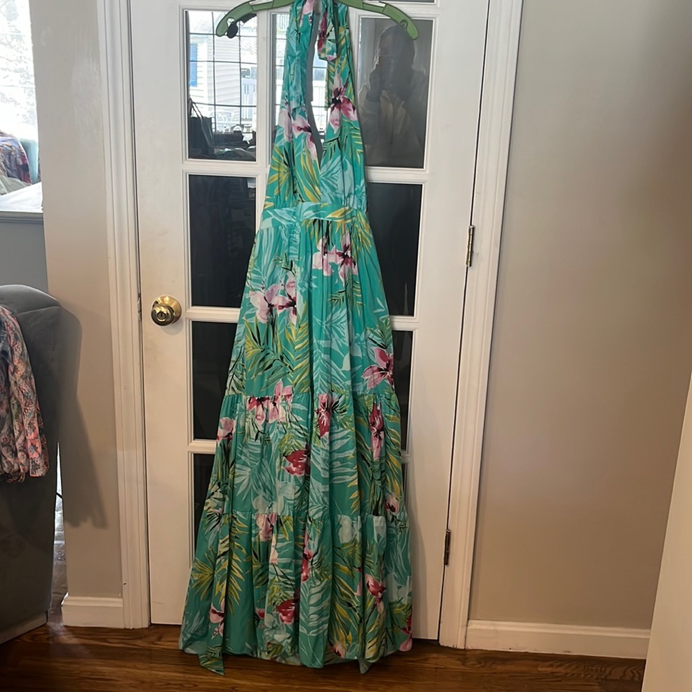 💚 NY&C GREEN HALTER DRESS 💚